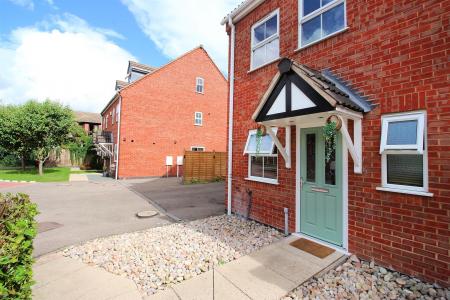 3 bedroom Town house for sale in Sandford Road, Syston, LE7