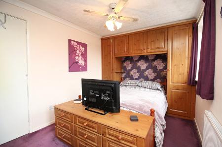 3 bedroom Semi-detached house for sale in Sedgefield Drive, Syston, LE7