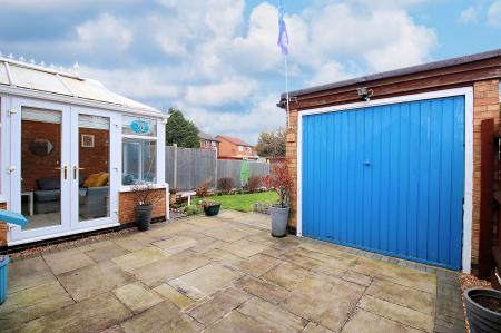 3 bedroom Semi-detached house for sale in Sedgefield Drive, Syston, LE7