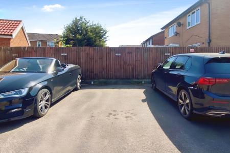 2 bedroom Terraced House for sale in Sedgefield Drive, Syston, LE7