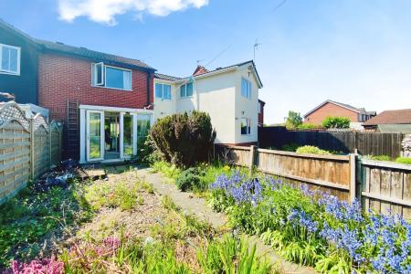 2 bedroom Terraced House for sale in Sedgefield Drive, Syston, LE7