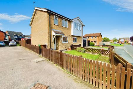 2 bedroom Semi-detached house for sale in Sedgefield Drive, Syston, LE7