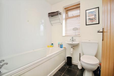 2 bedroom Semi-detached house for sale in Sedgefield Drive, Syston, LE7