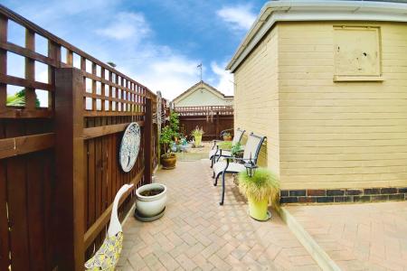 1 bedroom Bungalow for sale in Sextant Road, Thurnby Lodge, LE5 2JB