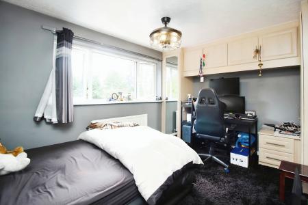 3 bedroom Semi-detached house for sale in Shearer Close, Rushey Mead, LE4