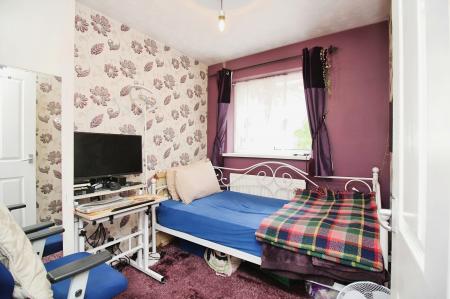 3 bedroom Semi-detached house for sale in Shearer Close, Rushey Mead, LE4