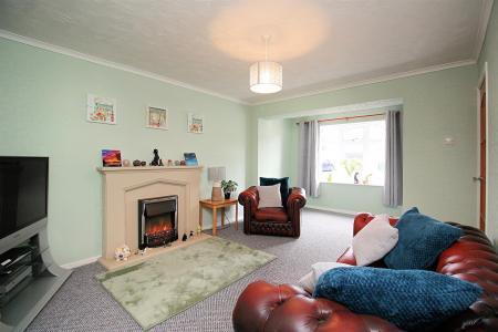 4 bedroom Semi-detached house for sale in Southfield Avenue, Syston, LE7