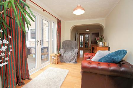 4 bedroom Semi-detached house for sale in Southfield Avenue, Syston, LE7