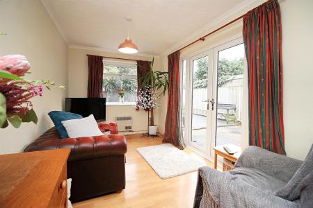 4 bedroom Semi-detached house for sale in Southfield Avenue, Syston, LE7