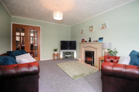 4 bedroom Semi-detached house for sale in Southfield Avenue, Syston, LE7