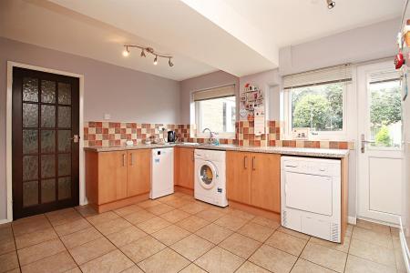 4 bedroom Semi-detached house for sale in Southfield Avenue, Syston, LE7