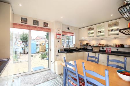 2 bedroom Terraced House for sale in Southfield Avenue, Syston, LE7