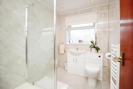 2 bedroom Semi-detached bungalow for sale in Spencer Avenue, Thurmaston, LE4