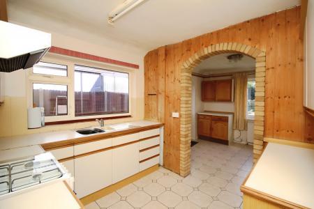 2 bedroom Semi-detached bungalow for sale in Spencer Avenue, Thurmaston, LE4