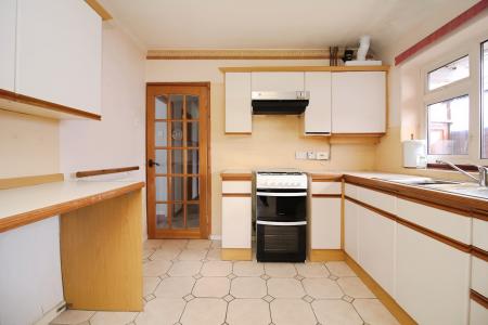 2 bedroom Semi-detached bungalow for sale in Spencer Avenue, Thurmaston, LE4