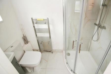 5 bedroom End of terrace house for sale in Springdale Road, Thurmaston, LE4