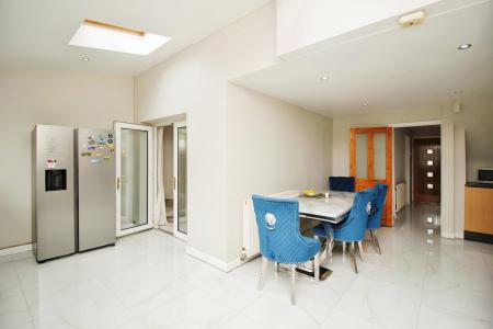 5 bedroom End of terrace house for sale in Springdale Road, Thurmaston, LE4