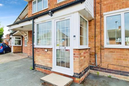 5 bedroom End of terrace house for sale in Springdale Road, Thurmaston, LE4