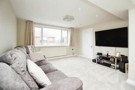 5 bedroom End of terrace house for sale in Springdale Road, Thurmaston, LE4