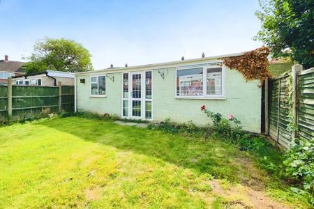 5 bedroom End of terrace house for sale in Springdale Road, Thurmaston, LE4