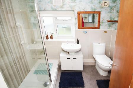 3 bedroom End of terrace house for sale in Springdale Road, Thurmaston, LE4