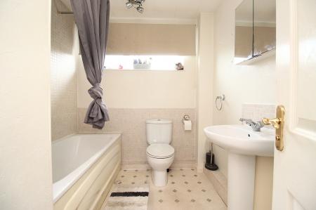 3 bedroom Detached house for sale in Squires Ride, East Goscote, LE7