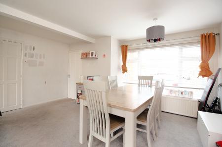 3 bedroom Detached house for sale in Squires Ride, East Goscote, LE7