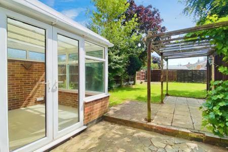 3 bedroom Semi-detached house for sale in Squirrels Corner, East Goscote, LE7