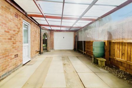 3 bedroom Semi-detached house for sale in Squirrels Corner, East Goscote, LE7