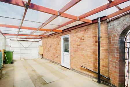 3 bedroom Semi-detached house for sale in Squirrels Corner, East Goscote, LE7