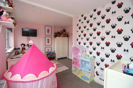 4 bedroom Semi-detached house for sale in Squirrels Corner, East Goscote, LE7