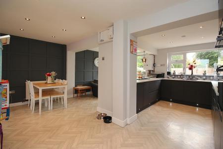 4 bedroom Semi-detached house for sale in Squirrels Corner, East Goscote, LE7