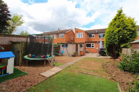 4 bedroom Semi-detached house for sale in Squirrels Corner, East Goscote, LE7