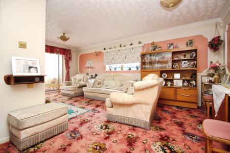 2 bedroom Detached house for sale in St Hildas Close, Syston, LE7