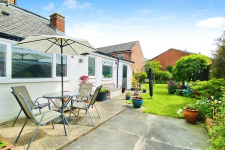3 bedroom Terraced House for sale in St Peters Street, Syston, LE7