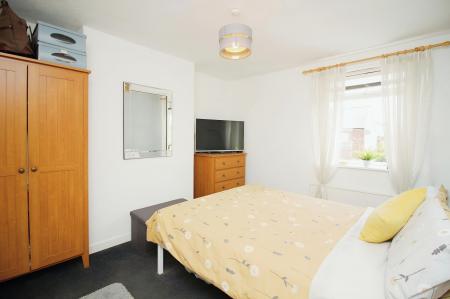 3 bedroom Terraced House for sale in St Peters Street, Syston, LE7