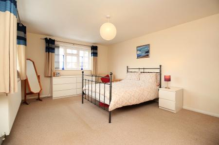 4 bedroom Detached house for sale in Syston Road, Queniborough, LE7