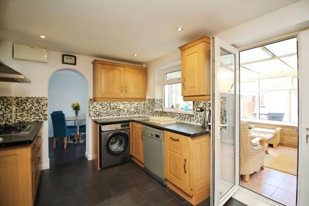 4 bedroom Semi-detached house for sale in Teal Way, Syston, LE7