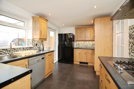 4 bedroom Semi-detached house for sale in Teal Way, Syston, LE7