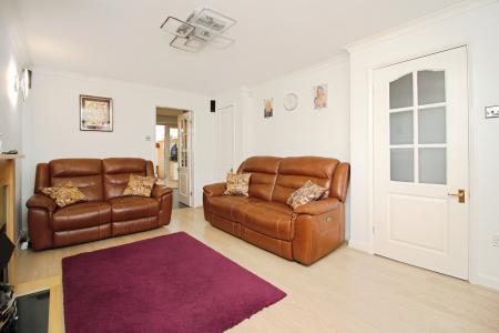 4 bedroom Semi-detached house for sale in Teal Way, Syston, LE7