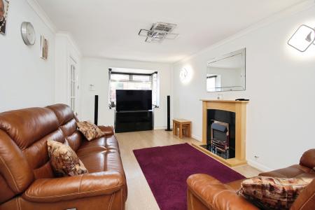 4 bedroom Semi-detached house for sale in Teal Way, Syston, LE7