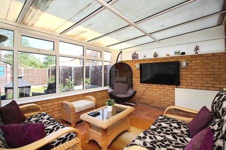 4 bedroom Semi-detached house for sale in Teal Way, Syston, LE7