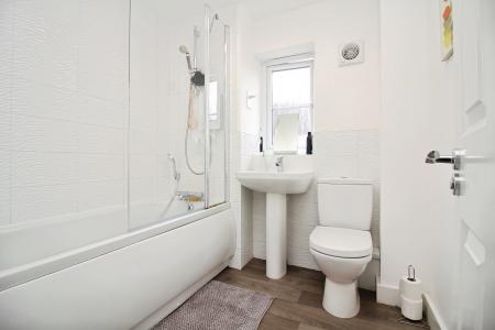 2 bedroom Semi-detached house for sale in Teasel Close, Queniborough, LE7