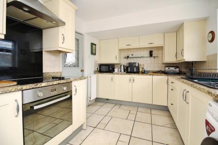 2 bedroom Semi-detached bungalow for sale in Tentercroft Avenue, Syston, LE7