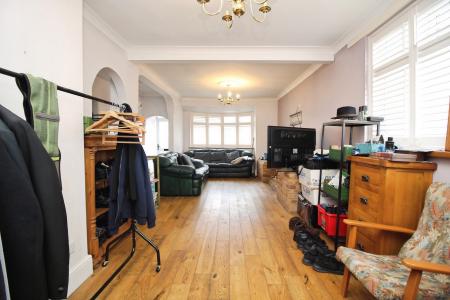 2 bedroom Semi-detached bungalow for sale in Tentercroft Avenue, Syston, LE7