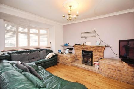 2 bedroom Semi-detached bungalow for sale in Tentercroft Avenue, Syston, LE7