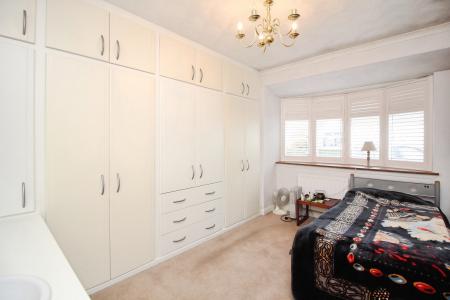 2 bedroom Semi-detached bungalow for sale in Tentercroft Avenue, Syston, LE7