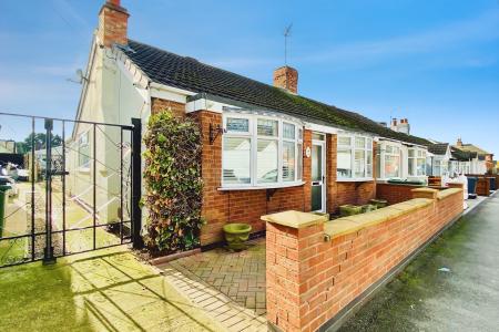 2 bedroom Semi-detached bungalow for sale in Tentercroft Avenue, Syston, LE7