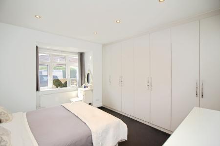 3 bedroom Semi-detached bungalow for sale in Tentercroft Avenue, Syston, LE7