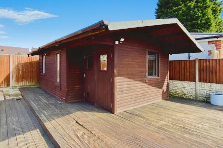 3 bedroom Semi-detached bungalow for sale in Tentercroft Avenue, Syston, LE7